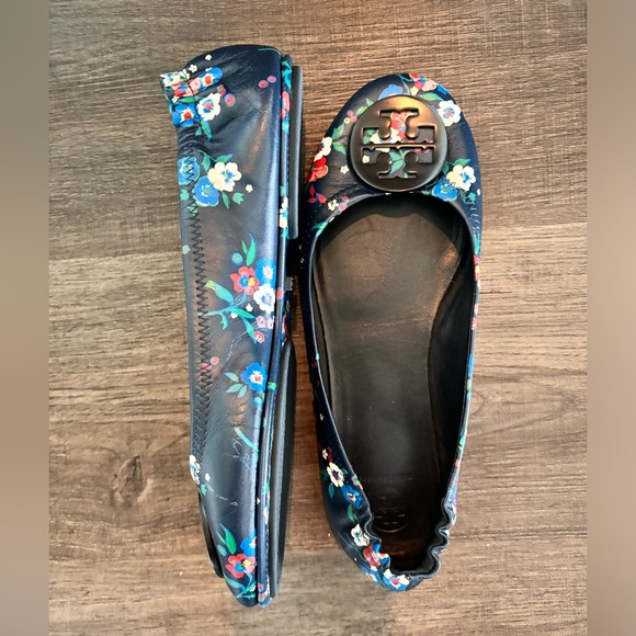 Tory Burch Floral & Navy Blue Minnie Ballet Flats with Logo!! - Picture 2 of 7